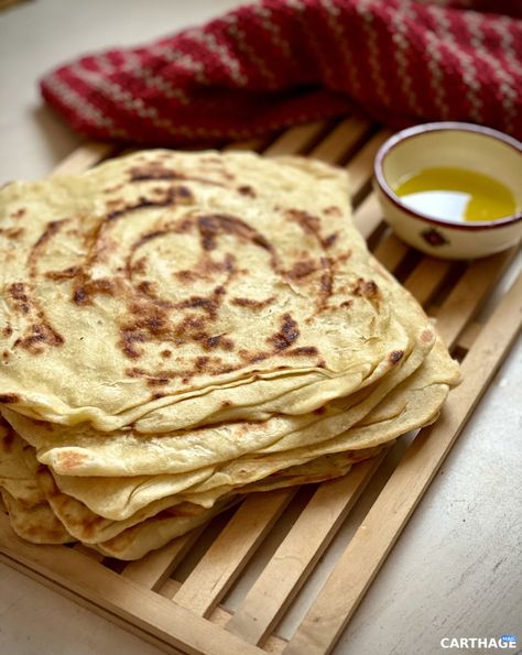 Tunisian Bread Recipe, Yemeni Food, Tunisian Food, Honey Cornbread, Olive Oil Recipes, Man Food, Ramadan Recipes, Carthage, Fair Food Recipes