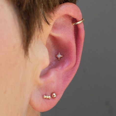 Body Piercer/Life Coach on Instagram: “Fresh rose gold and diamonds in a conch piercing from today 💎 a brilliant addition to a tasteful ear ➖➖ Jewelry by @bvla ➖➖ #piercing…” Conch Jewelry, Pretty Ear Piercings, Conch Piercing, Ear Jewelry, Conch, Glow Up?, Life Coach, Ear Piercings, Ear Cuff