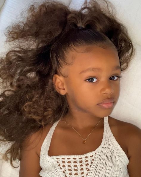 Princess Daphne, Black Hair Id Roblox, Mix Baby Girl, Mommy And Baby Pictures, African American Beauty, Mommy Moments, Mixed Kids