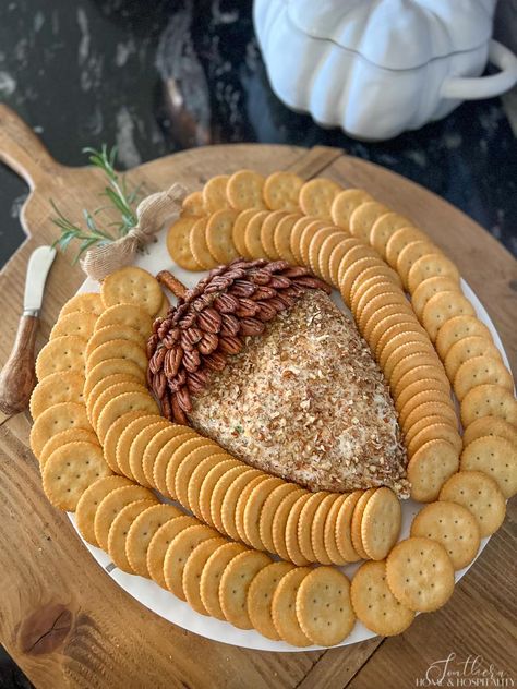 Ranch Cheese Ball, Easy Make Ahead Appetizers, Cheese Ball Recipe, Thanksgiving Snacks, Make Ahead Appetizers, Thanksgiving Treats, Cheese Ball Recipes, Bread Appetizers, Thanksgiving Dishes