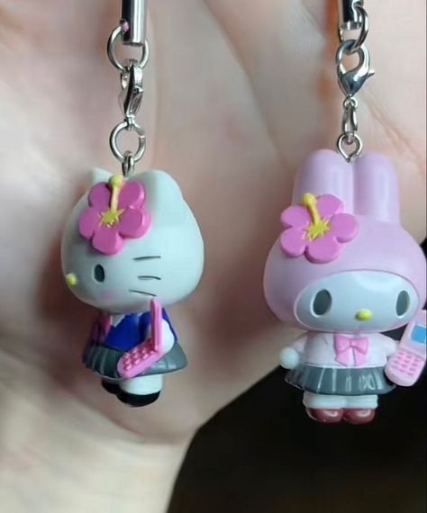 Keychains Hello Kitty, Hello Kitty Gyaru, Gyaru Accessories, Gyaru Hello Kitty, Hello Kitty Keychains, Hello Kitty Keychain, Charmmy Kitty, Hello Kitty My Melody, Hello Kitty Items