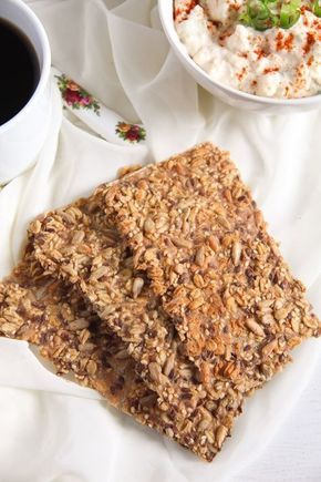 crisp bread 8 Easy Multi Seed Crispbread with Oats and Spelt Flour Crispbread Recipe, Seeded Crackers, Oat Crackers, Crisp Bread, Healthy Nutrition Plan, Spelt Flour, Cracker Recipes, Super Easy Recipes, Flaxseed