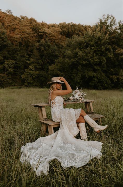 Country Wedding Dresses Simple, Wedding Rustic Dress, Lace Wedding Dress Western, Dream Wedding Dresses Country, Western Hair Wedding, Wedding Reception Dress With Cowgirl Boots, Country Farmhouse Wedding Dress, Wedding Hairstyles With Cowgirl Hat, Wedding Reception Dress For Bride Country Cowgirl Boots