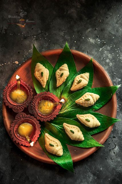 Bengali Sweets, Sweets Photography, Indian Food Photography, Bangladeshi Food, Bengali Food, Diwali Food, Food Photography Tips, Indian Dessert Recipes, Indian Desserts