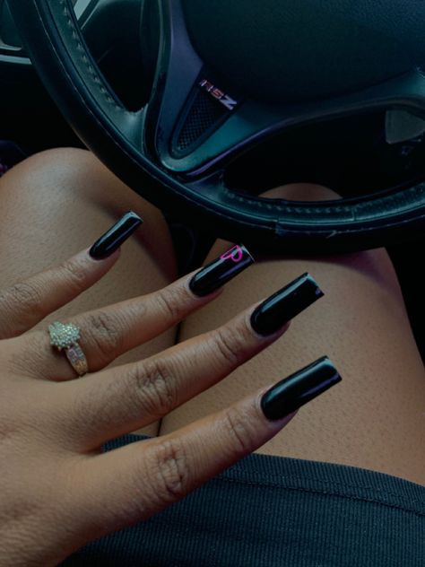 Black Medium Nails Acrylic, Black Acrylic Nails Medium Length, Medium Black Square Nails Designs, Medium Square Black Nails, Black Medium Acrylic Nails Square, Medium Black Nails, Black Medium Nails, Length Nails, Medium Coffin