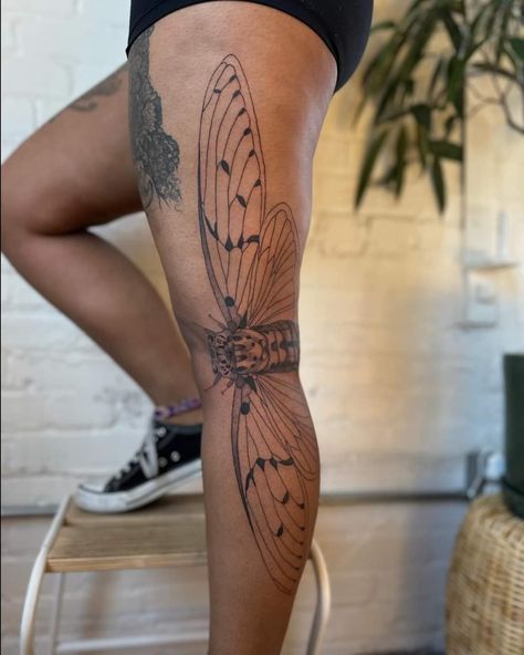 Side Leg Tattoo, Feminine Skull Tattoos, Hip Tattoos Women, Leg Tattoos Women, Pin Up Tattoos, Stylist Tattoos, Hair Tattoos, Back Tattoo Women, Time Tattoos