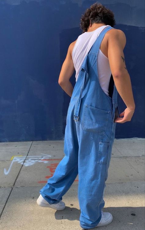 Fashion Gender Neutral, Overalls Men Fashion, Outfit Retro, Genderless Fashion, Blue Jean Outfits, Trendy Boy Outfits, Overalls Men, Overalls Outfit, Concept Clothing