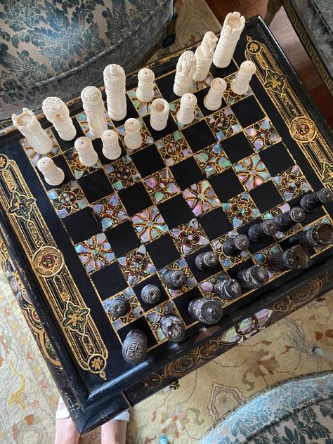 Chess Sets, Deco Originale, Dream House Decor, Chess Set, Be Better, Chess Board, Chess, Sake, Board Games