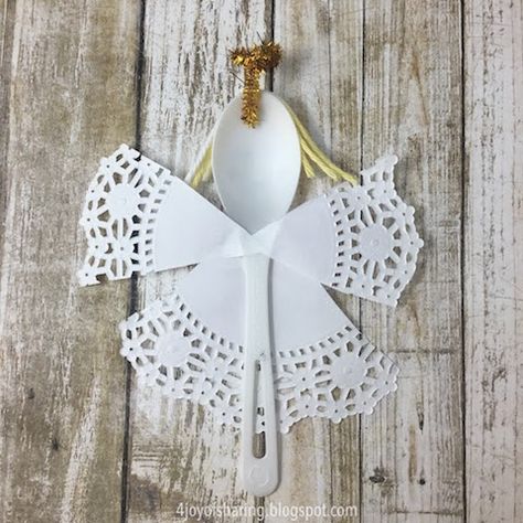 Spoon Angel Christmas Ornament - The Joy of Sharing Craft For School, Paper Doily Crafts, Diy Christmas Angel Ornaments, Doilies Crafts, Ornament Craft, Christmas Angel Ornaments, Christmas Crafts For Kids To Make, Bible Crafts For Kids, Angel Crafts