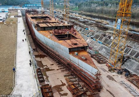 Aerial photographs reveal how the £125m Chinese replica of Titanic is taking shape Original Titanic, Titanic Ii, Titanic 2, Merchant Marine, Aerial Images, Aerial Photograph, Parc D'attraction, Construction Plan, Rms Titanic