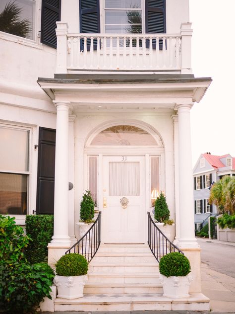 The Most Charming Front Doorways in Charleston | Architectural Digest Front Stairs Ideas Exterior, Charleston Homes Exterior, Exterior Stair Railing, Iron Stairs, Porch Stairs, Front Door Steps, Front Stairs, Step Railing, Wrought Iron Stairs