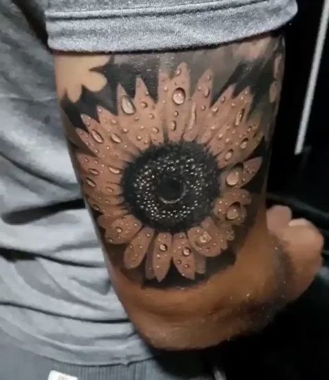 Sunflower Mandala Tattoo, Sunflower Mandala, Moth Tattoo, Sleeves Ideas, Family Tattoos, Realism Tattoo, Tattoo Model, Mandala Tattoo, Water Droplets