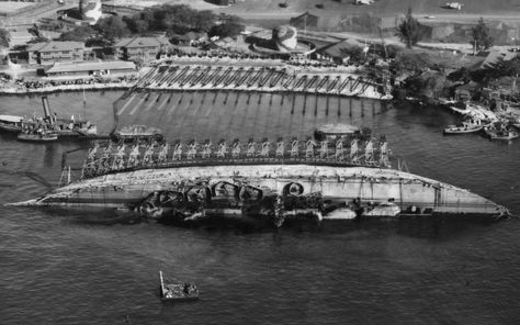 Ww2 Photography, Pearl Harbor 1941, Valdez Alaska, Remember Pearl Harbor, Uss Oklahoma, Sunken Ships, Us Battleships, Uss Arizona, Pearl Harbor Attack