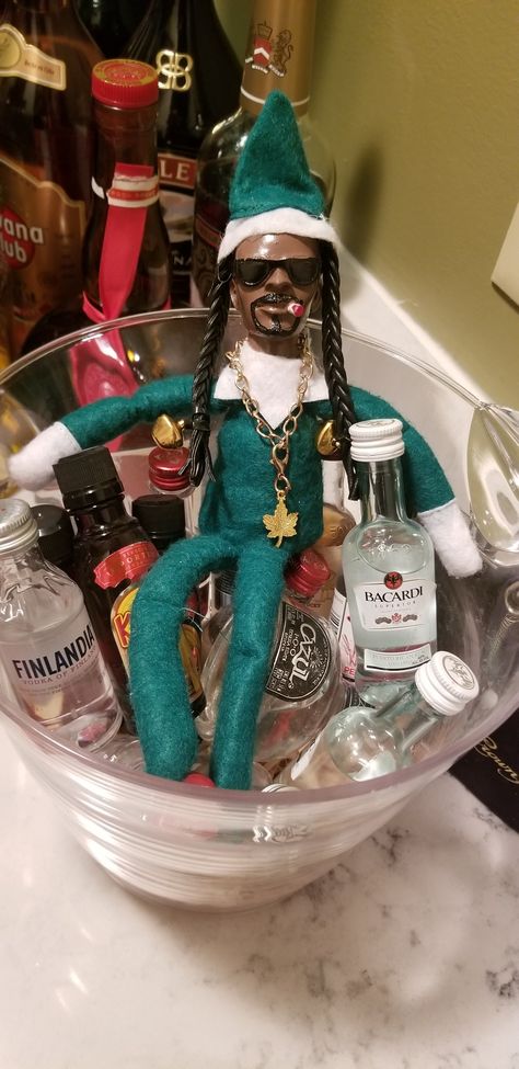 Snoop In The Stoop Ideas, Snoop Elf On Shelf Ideas, Snoop On Stoop Ideas, Ideas For Snoop On A Stoop, Elf On The Shelf Ideas Snoop Dog, Funny Snoop On A Stoop Ideas, Snoop Elf Ideas, Secret Santa Basket, Elf And Snoop