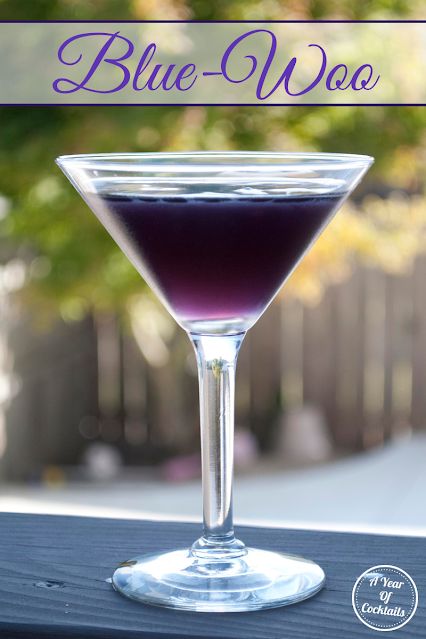 Not only is the Blue Woo a gorgeous color, it tastes amazing too! Schnapps Recipes, Schnapps Drinks, Woo Woo Cocktail, Detoxification Drinks, Blueberry Cocktail, Happy Saturday Everyone, Purple Food, Vodka Recipes, Woo Woo