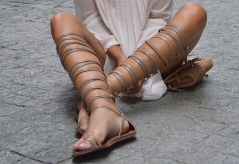 Love! Tan Gladiator Sandals, Flat Gladiator Sandals, Strappy Flats, On The Ground, Boot Sandals, Shoe Game, Strappy Sandals, Gladiator Sandals, Nice Shoes