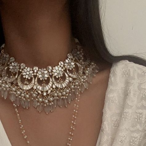 Desi Wedding Jewelry, Desi Necklace, Nikkah Jewelry, Arabian Aesthetic, Pakistan Aesthetic, Punjabi Jewellery, 2000s Accessories, Desi Jewellery, Wedding Jewelry Indian