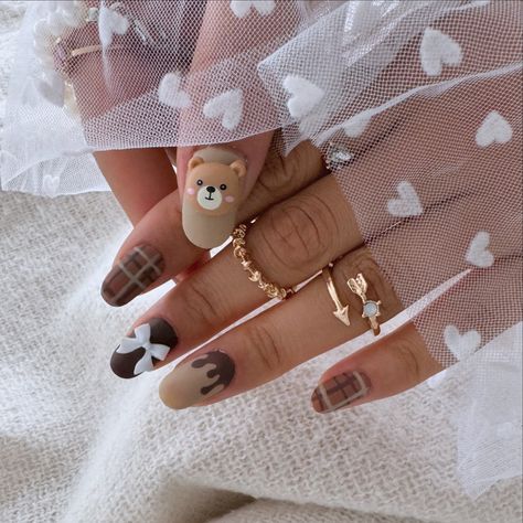 3d Bear Nails, Teddy Bear Nail Designs, Cute Bear Nails, Teddy Nails, Teddy Bear Nails, Chocolate Nails, Bear Nails, Nail Hacks, Bears Nails