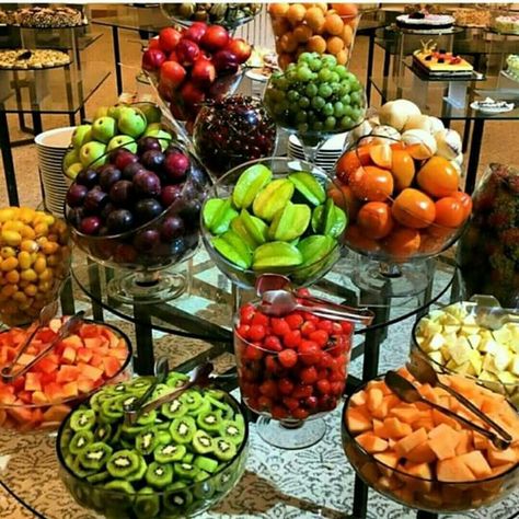 Fruit Salad Bar – I love the idea of individually serving each fruit instead of just one big fruit salad Salad Bar Ideas Buffet Catering, Salad Bar Buffet Display, Fruit Salad Presentation Serving Ideas, Salad Bar Ideas Buffet Food Displays, Fruit Buffet Ideas Display, Salad Bar Display, Salad Bar Ideas Party, Fruit Bar Ideas Parties, Salad Bar Ideas Buffet