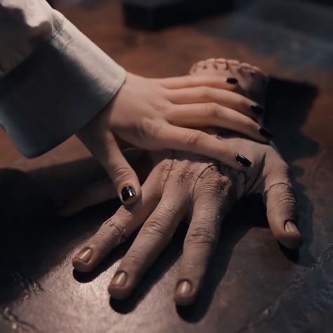 Things Wednesday Addams, Thing Pfp Wednesday, Thing From Wednesday Addams Hand, Thing In Wednesday Addams, The Thing Wednesday Addams, Thing From Wednesday Series, Thing Wendsday, Wensday Thing, Wednesday Şey