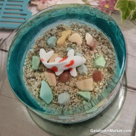 Koi Fish Bowl, How To Make Gelatin, How To Make Sand, Gelatin Art, Ocean Cakes, Jelly Desserts, Gelatin Recipes, Jello Cake, Jelly Cake