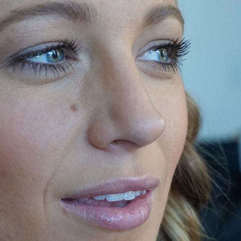 Blake Lively Side Profile, Blake Lively Brunette, Blake Lively Nose, Blake Lively Makeup, Blake Lively Gossip Girl, Blake Lively Family, Age Of Adaline, Blake And Ryan, Brunette Makeup