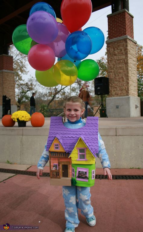 Up House Costume, Disfraz Up, House Costume, Clever Halloween, Homemade Costume, Clever Halloween Costumes, Diy Halloween Costumes For Kids, Diy Halloween Costume, Homemade Costumes