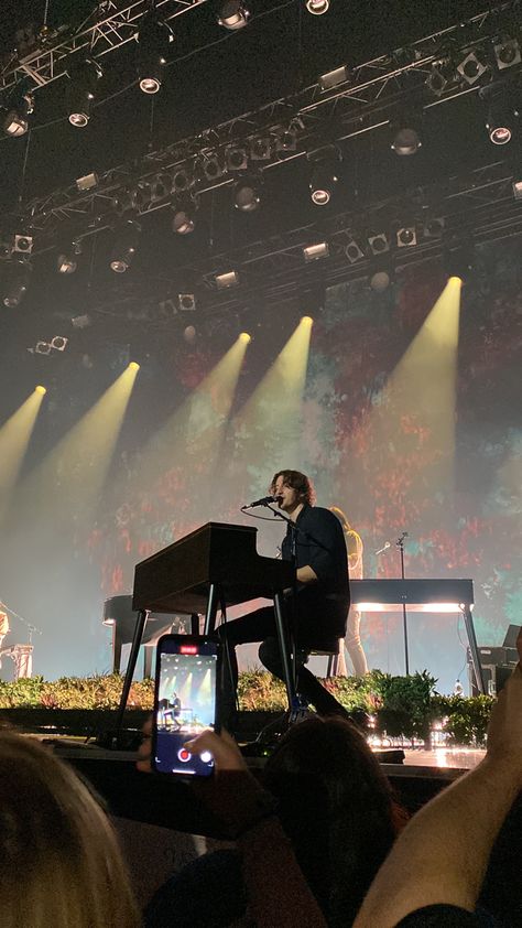 Dean Lewis Concert Outfit, Dean Lewis Wallpaper, Dean Lewis Aesthetic, Dean Lewis Concert, Lewis Wallpaper, Guy Crush, Dean Lewis, James Arthur, Live Picture