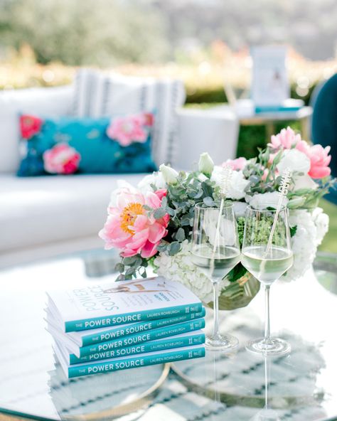 Book Launch Ideas Decor, Book Launch Decoration Ideas, Book Launch Decor, Book Launch Aesthetic, Book Release Party Ideas, Book Signing Event Ideas, Book Launch Party Ideas Decor, Book Signing Party, Signing Ideas