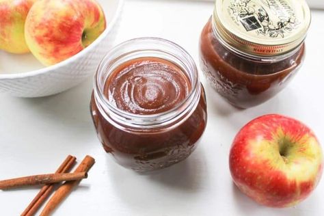 This slow cooker maple apple butter recipe is easy to make and DELICIOUS!!! Add everything to your slow cooker, turn it on and wait for the delicious smells!!! You're going to love this naturally sweetened, homemade apple butter. #applebutterrecipe #applebuttercrockpot @applebuttercrockpotrecipes Maple Apple Butter, Apple Butter Muffins, Homemade Biscuit, Apple Butter Crock Pot, Butter Muffins, Slow Cooker Apple Butter, Peach Butter, Apple Butter Recipe, Homemade Apple Butter