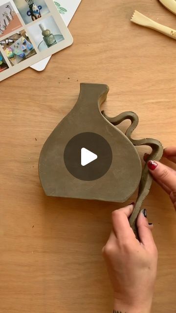 Clay Sculpture For Beginners, Air Dry Clay Vase, Ceramics Videos, Pottery Lessons, Cardboard Crafts Diy, Beginner Pottery, Pottery Vases, Excel Shortcuts, Pottery Videos