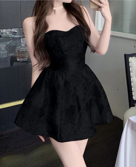 Korean Mini Dress Party, Black Classy Short Dress, Cute Short Black Dresses, Pretty Party Outfits, Red And Black Dress Short, Black Short Dress Outfit, Red Dress Puffy, Short Dresses Outfit, Cocktail Dresses Classy