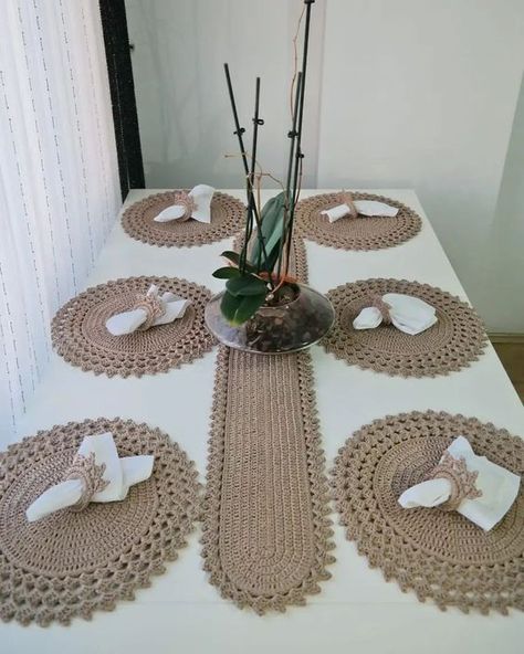 Crocheted Placemats, Crochet Kids Scarf, Crochet Placemat Patterns, Crochet Table Mat, Diy Crafts Crochet, Crochet Tablecloth Pattern, Crochet Mat, Crochet Placemats, Crochet Table Runner Pattern