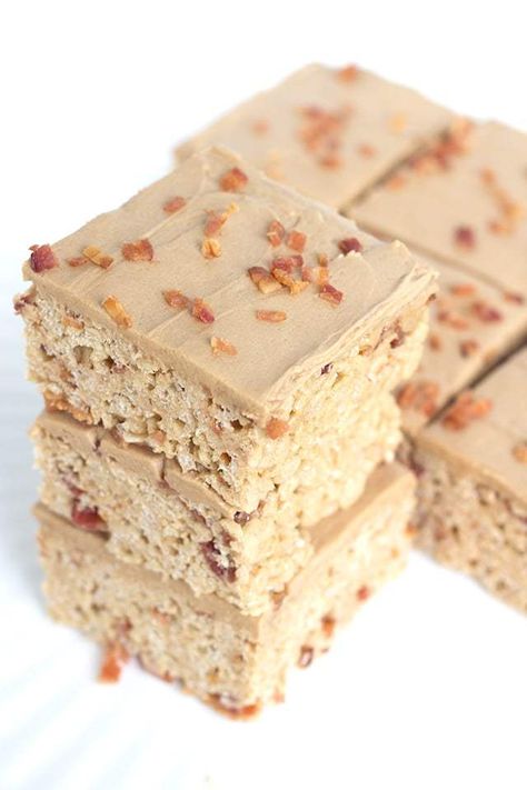 Maple Bacon Rice Krispies Treats Chocolate Rice Crispy Treats, Bacon Rice, Dessert Rice, Bacon Treats, Krispy Treats Recipe, Rice Krispies Recipe, Rice Krispies Treat, Rice Krispie Bars, Maple Buttercream