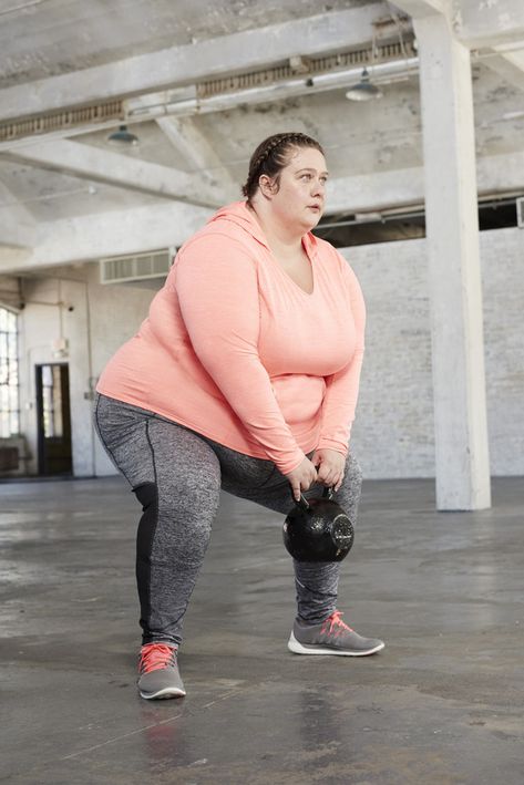 Plus size women believe in health and fitness. They workout, go to the gym, and eat healthy. There are quite a few body positive workout routines for plus size women to do. Checkout why shouldn't believe the hype that plus size women don't believe in healthy lifestyles. #fitness #health #plussizewomen #workoutroutines #bodypositive Stylish Workout Clothes, Summer Workout Outfits, Healthy Lifestyles, Go To The Gym, Plus Size Workout, Women Workout, Plus Size Activewear, Sport Bh, Going To The Gym