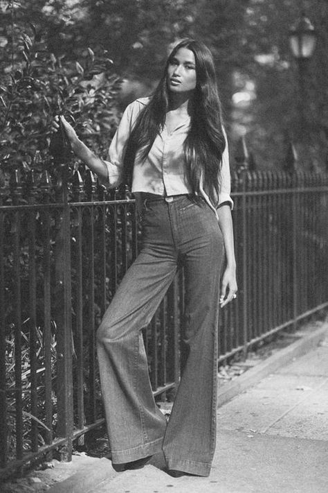 70s Western Fashion, Italian Women Style, 70s Women Fashion, 60s 70s Fashion, 70s Women, 70s Inspired Fashion, 70s Outfits, Seventies Fashion, 70’s Fashion