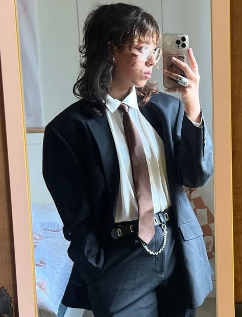 Woman Suit Wedding Guest Outfit, Prom Suits Gender Neutral, Women In Corset Suits, Females In Suits Aesthetic, Masculine Women In Suits, Half Dress Half Suit Prom, Alt Suit Outfit, Fem Suits Prom, Masculine Graduation Outfit