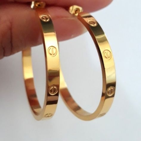 NEW Screw Hoop Earrings 18k Gold Filled ❤ Love it ! Cartier Hoop Earrings, Jewelry Cartier, Kardashian Kylie Jenner, Spring Resort, Gold Bangles Design, Hoops Earrings, Women Travel, Bangle Designs, Hailey Baldwin