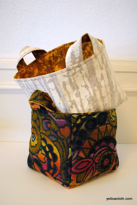 Fabric Bucket Pattern Free, Fabric Bucket Pattern, Fabric Buckets Diy Free Pattern, Bucket Bag Diy, Fabric Bucket Bag, Bucket Bag Pattern, Textiles Inspiration, Fabric Bucket, Fabric Basket Tutorial