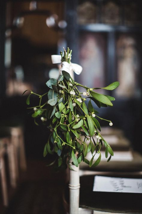 Mistletoe Wedding Bouquet, Mistletoe At Wedding, Mistletoe Wedding Decoration, Mistletoe Centerpiece, Barn Winter Wedding, Winter Wedding Aisle Decorations, Christmas Wedding Aisle, Wedding Mistletoe, Winter Wedding Ideas December