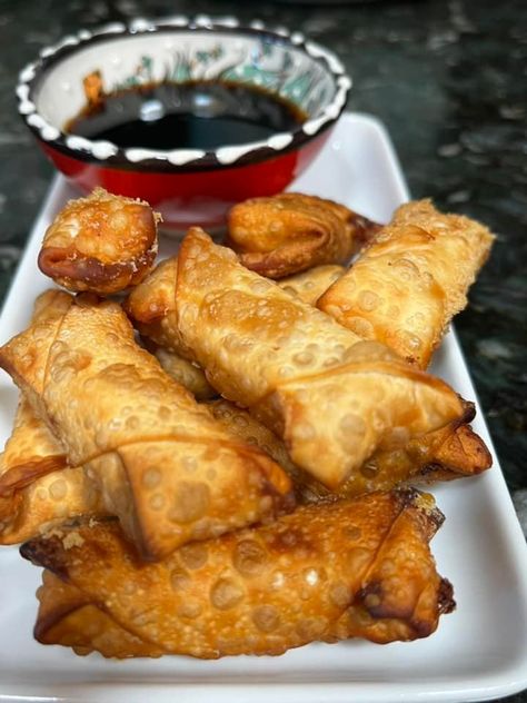 Chile Relleno Wontons With Jalapeño Soy Sauce - Easy DIY Recipes Cream Corn Casserole, Vegetarian Substitutes, Chili Relleno, Chile Relleno, Hot Green, Party Dishes, Wontons, Wonton Wrappers, Monterey Jack