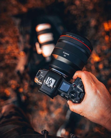 @canonprogear shared a photo on Instagram: “Canon R5 + Canon 85mm f/1.2 RF Lens Photo by @unique.depth ————————————————————— We are selling Camera Top Handles! Click the link in our…” • Mar 16, 2021 at 7:35pm UTC Cameras Aesthetic, Canon Camera Photography, Youtube Setup, Canon R5, Sony Dslr Camera, Canon Cameras, Film Camera Photography, Style Collage, Camera Wallpaper