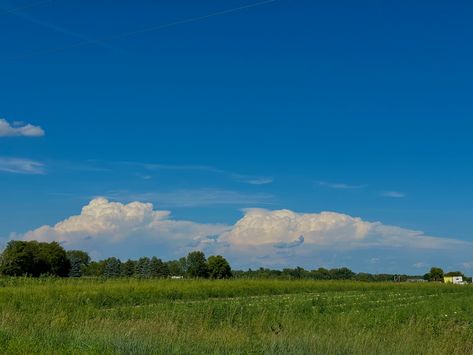 #aesthetic #scenery #nature #clouds #farm #midwest #field Small Town Midwest Aesthetic, Midwestern Summer, Midwest Core, Midwest Aesthetic, Aesthetic Scenery, Halloween Wallpaper Backgrounds, Midwest Emo, Nature Clouds, Nature Scenery