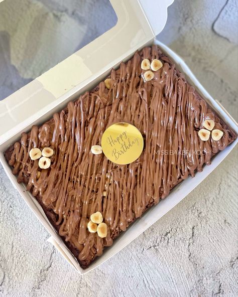 Eid Brownies, Brownie Boxes Packaging, Brownie Slab, Nutella Brownie, Birthday Cake Brownies, Brownie Packaging, Bake Sale Packaging, Diwali Photography, Dessert Box