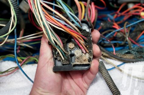 Article on electrical issues. - Sieber 101 - Google+ Jeep Hacks, Jp Magazine, Diy Jeep, Jeep Zj, Jeep Xj Mods, Jeep Wj, Jeep Mods, Jeep Yj, Electrical Problems