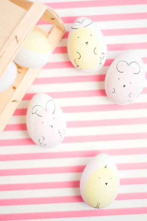 Diy Bunnies, Animal Eggs, Egg Project, Bunny Diy, Diy Bunny, Bunny Eggs, Colored Eggs, Painted Eggs, Egg Dye