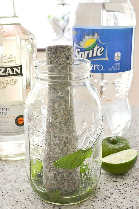 Skinny Mojitos Mojito With Sprite, Drinks With Sprite, Sprite Recipe, Mojito Pitcher, Diet Sprite, Sprite Zero, Mother Thyme, Classic Mojito, Adult Beverages Recipes