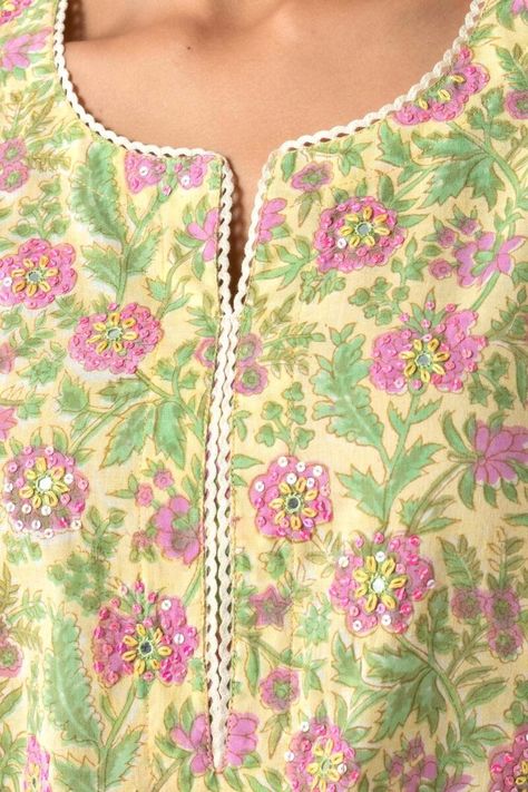 Kurta Neck Design Neckline Simple, Neck Embroidery Designs For Printed Kurtis, Straight Suit Neck Designs, Cotton Salwar Neck Designs Pattern, Printed Suit Neck Designs Indian, Simple Necklines For Kurtis, Print Kurti Neck Design, Yellow Printed Kurti Design, Cotton Printed Kurta Designs Women