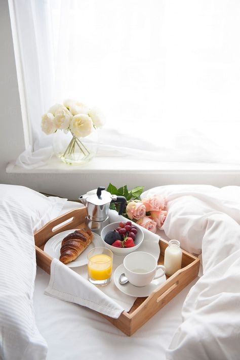 Romantic Breakfast, Breakfast Photography, Breakfast Platter, Mothers Day Breakfast, Breakfast Tray, Healthy Clean Eating, Morning Breakfast, Perfect Breakfast, Breakfast In Bed