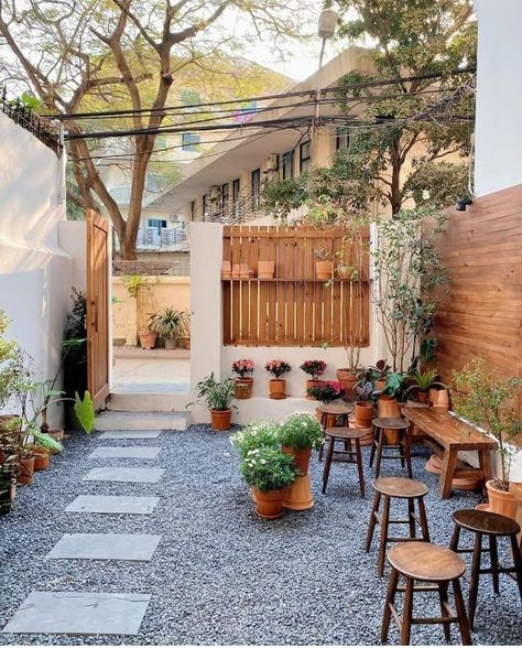 Japanese Outdoor Cafe, Garage Cafe Design, Japanese Coffee Shop Aesthetic, Coffee House Design, Cafe Exterior, Small Cafe Design, Cafe Shop Design, Coffee Shops Interior, Garage Cafe